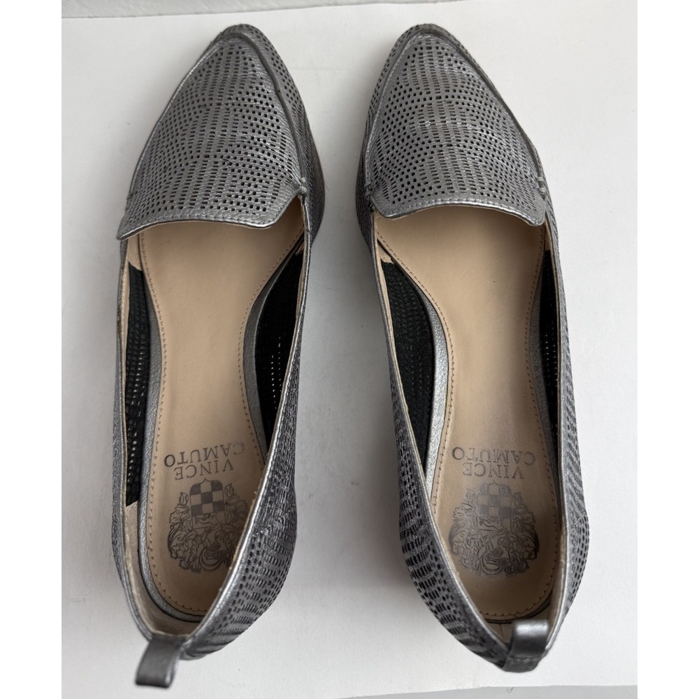 Vince Camuto Kadee Silver Pointed Toe Cut Out Leather Loafer Womens Flats Sz 9.5 - Picture 8 of 9